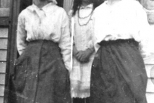121: l-r Julia, Mary and Catherine McCarthy (later Sr. Chrysostom). (circa 1916)  - children of Denis McCarthy and Sarah Withers